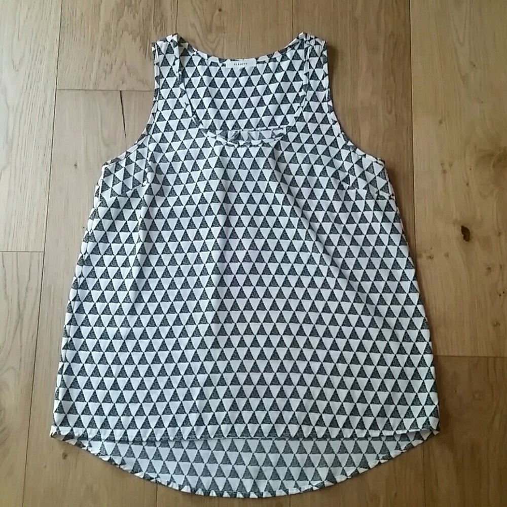 Pleione Nordstrom geometric print black white  top